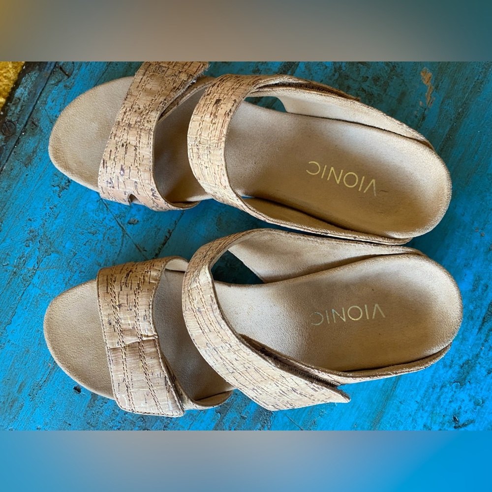 Vionic Wedge Sandal - Picture 4 of 5